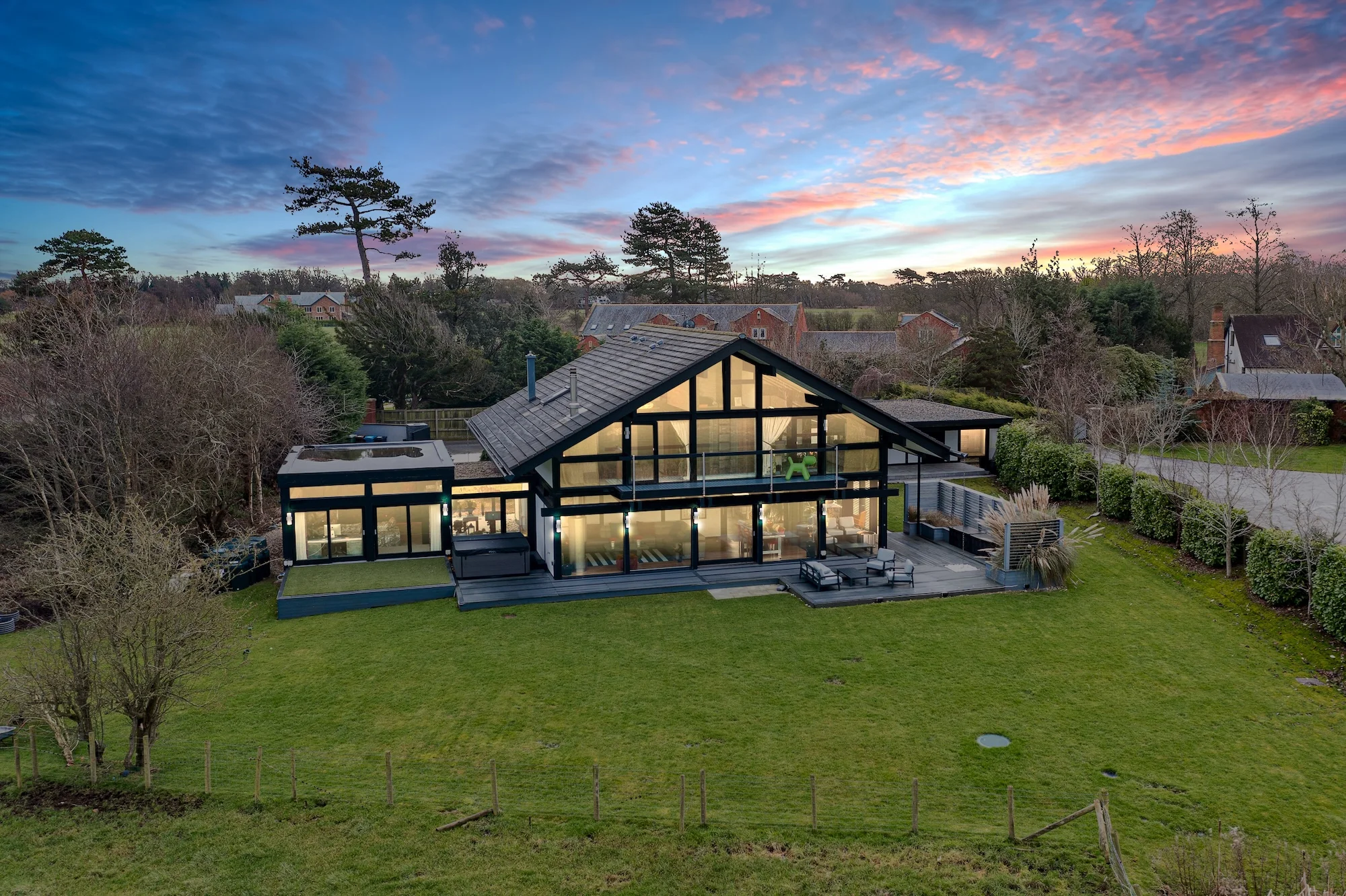 Lens Media Twilight Photography 2024_1 How Twilight Photography Increases Buyer Interest